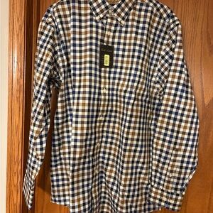NWT- Large Gold Label Roundtree & Yorke Men’s Button-Down Shirt